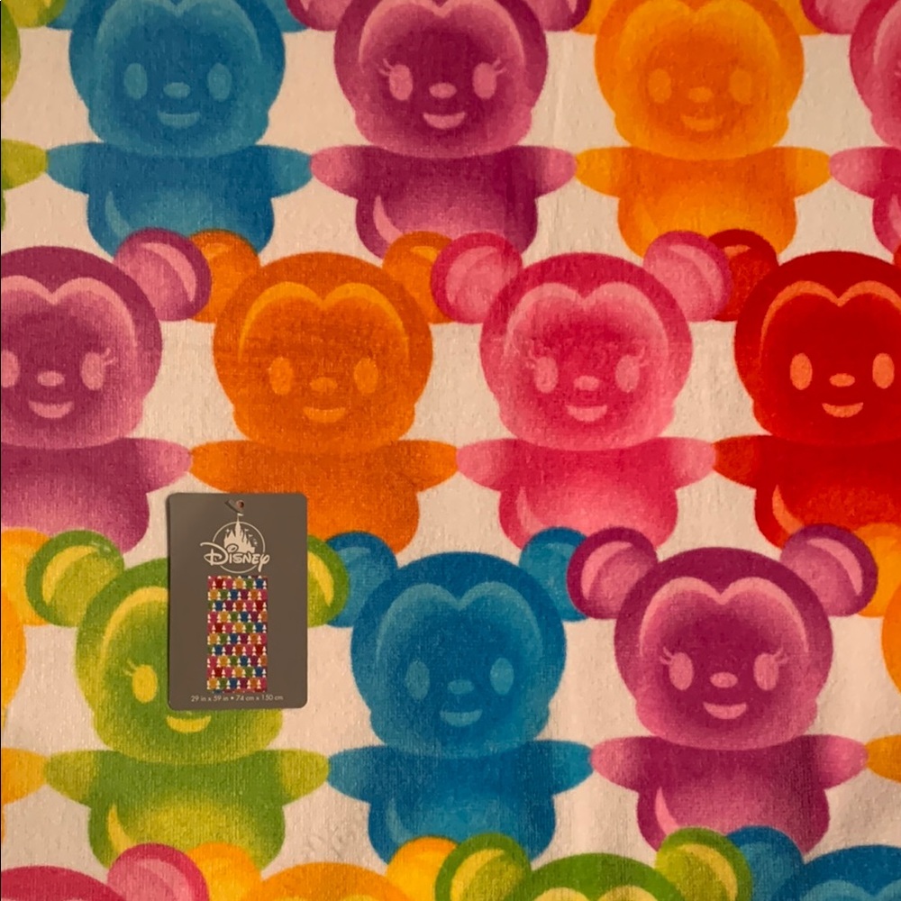 Disney Colorful Mickey Minnie Beach Towel NWTs sz 29 x 58”